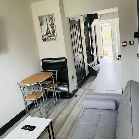 Green Lantern, Private En-Suite Double Bedroom Aveley Екстериор снимка