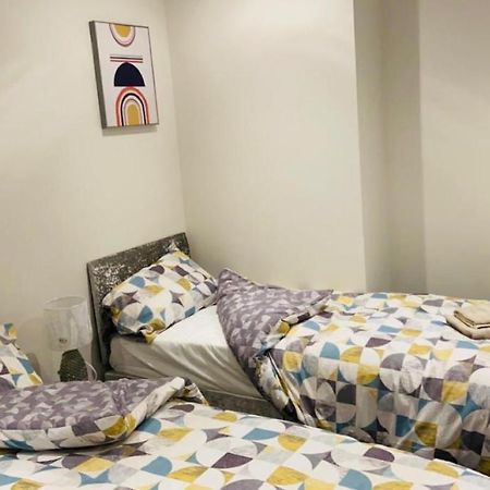 Green Lantern, Private En-Suite Double Bedroom Aveley Екстериор снимка