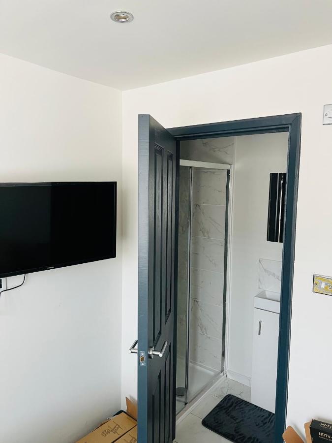 Green Lantern, Private En-Suite Double Bedroom Aveley Екстериор снимка