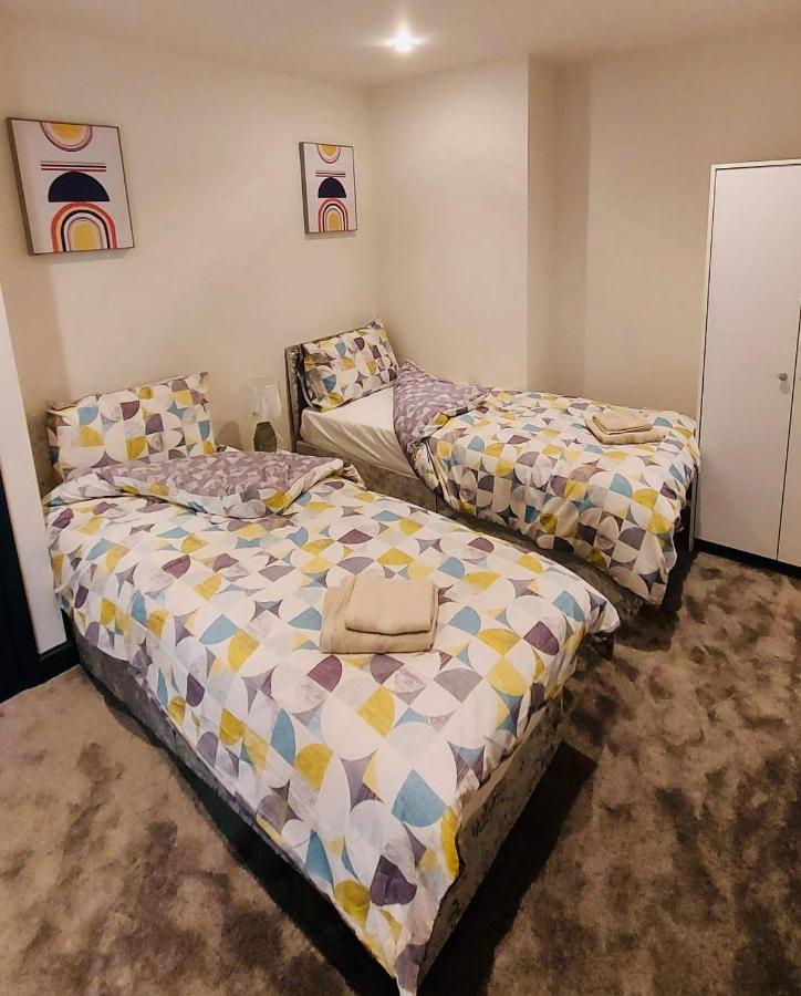 Green Lantern, Private En-Suite Double Bedroom Aveley Екстериор снимка