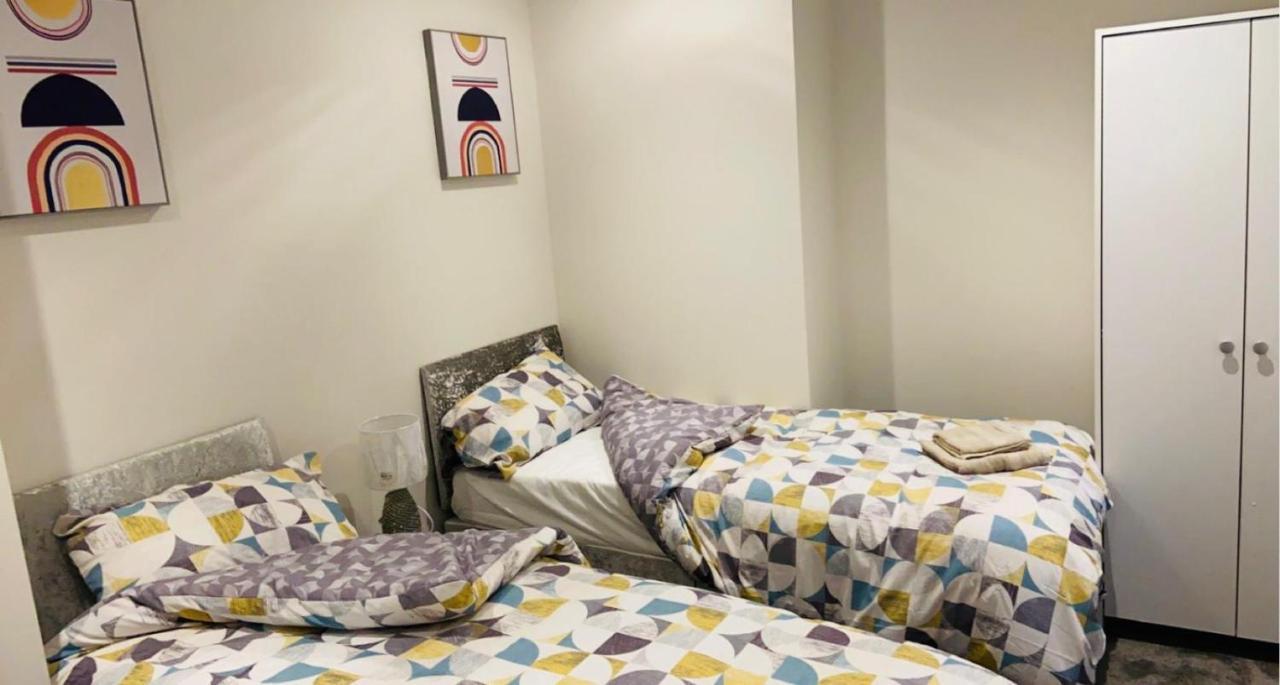Green Lantern, Private En-Suite Double Bedroom Aveley Екстериор снимка